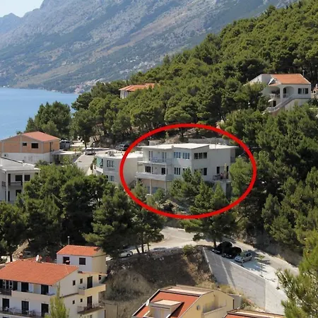 Studio 6895c 아파트
